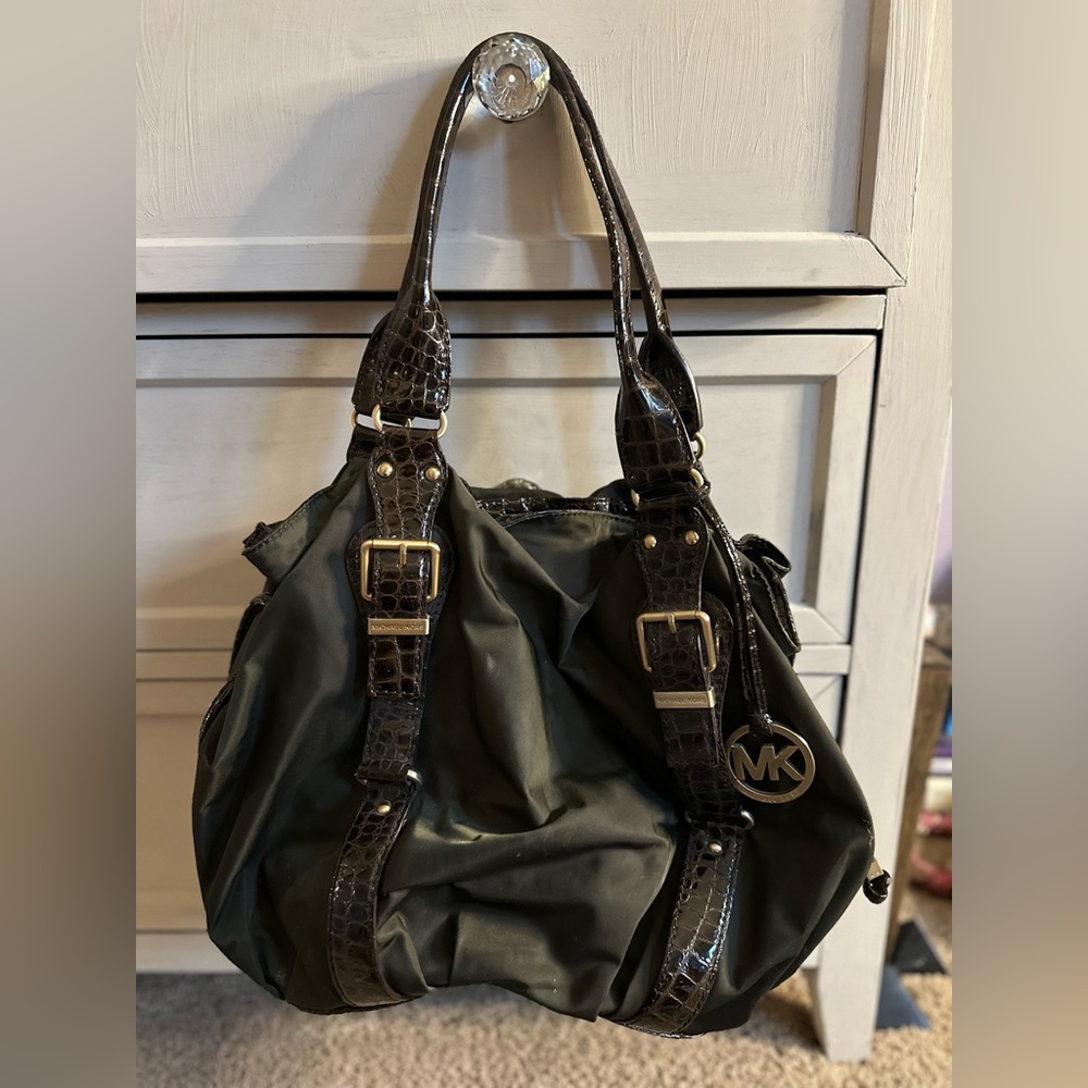 Chocolate large Michael Kors hobo bag! Good used condition!
